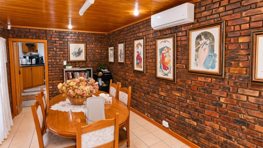 3 Bedroom Property for Sale in Uitsig Free State